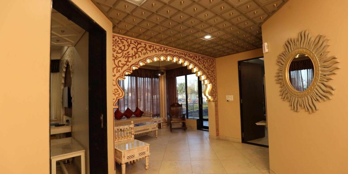 Neonz Resort & Club Ānand Екстериор снимка