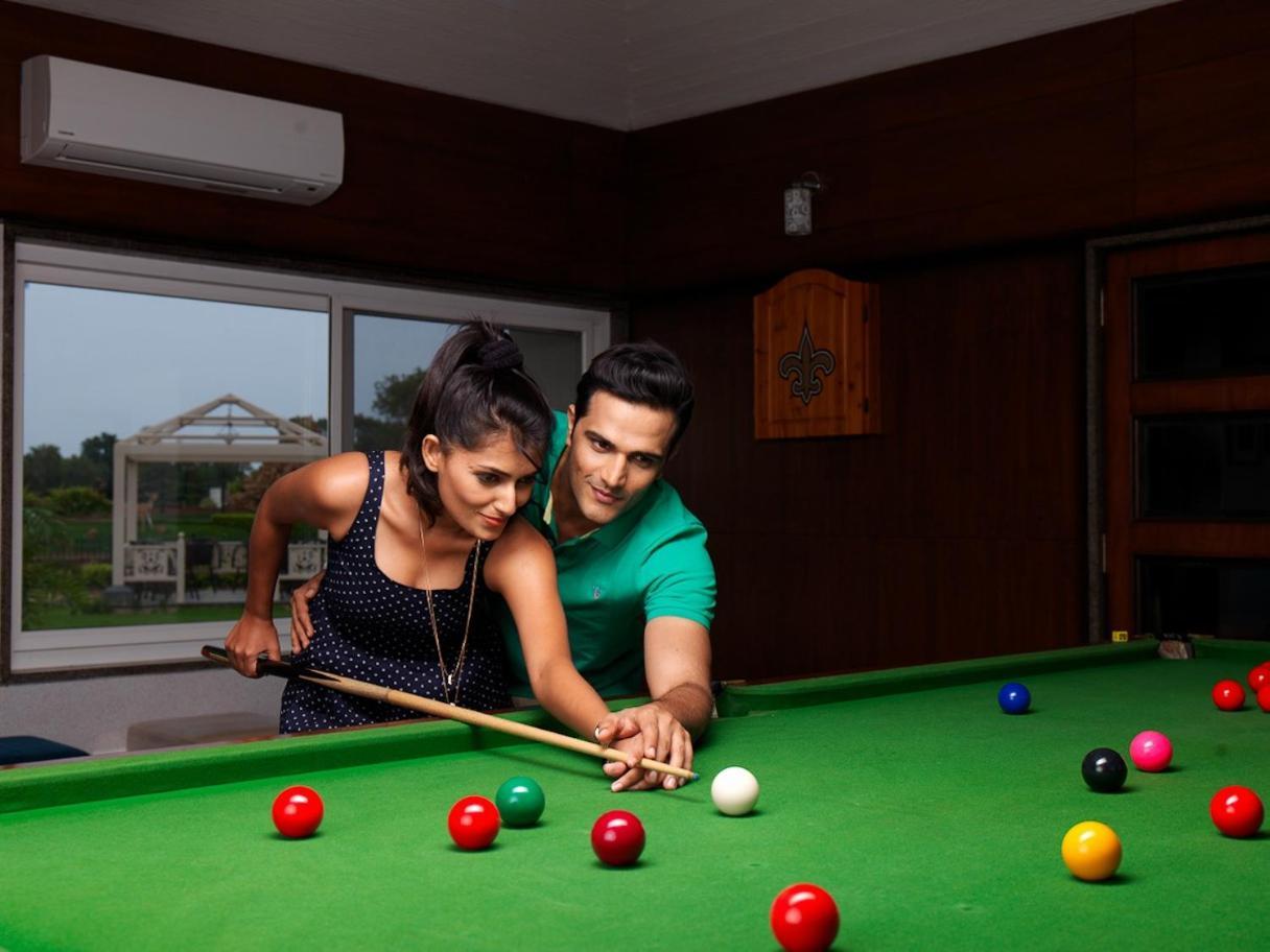 Neonz Resort & Club Ānand Екстериор снимка