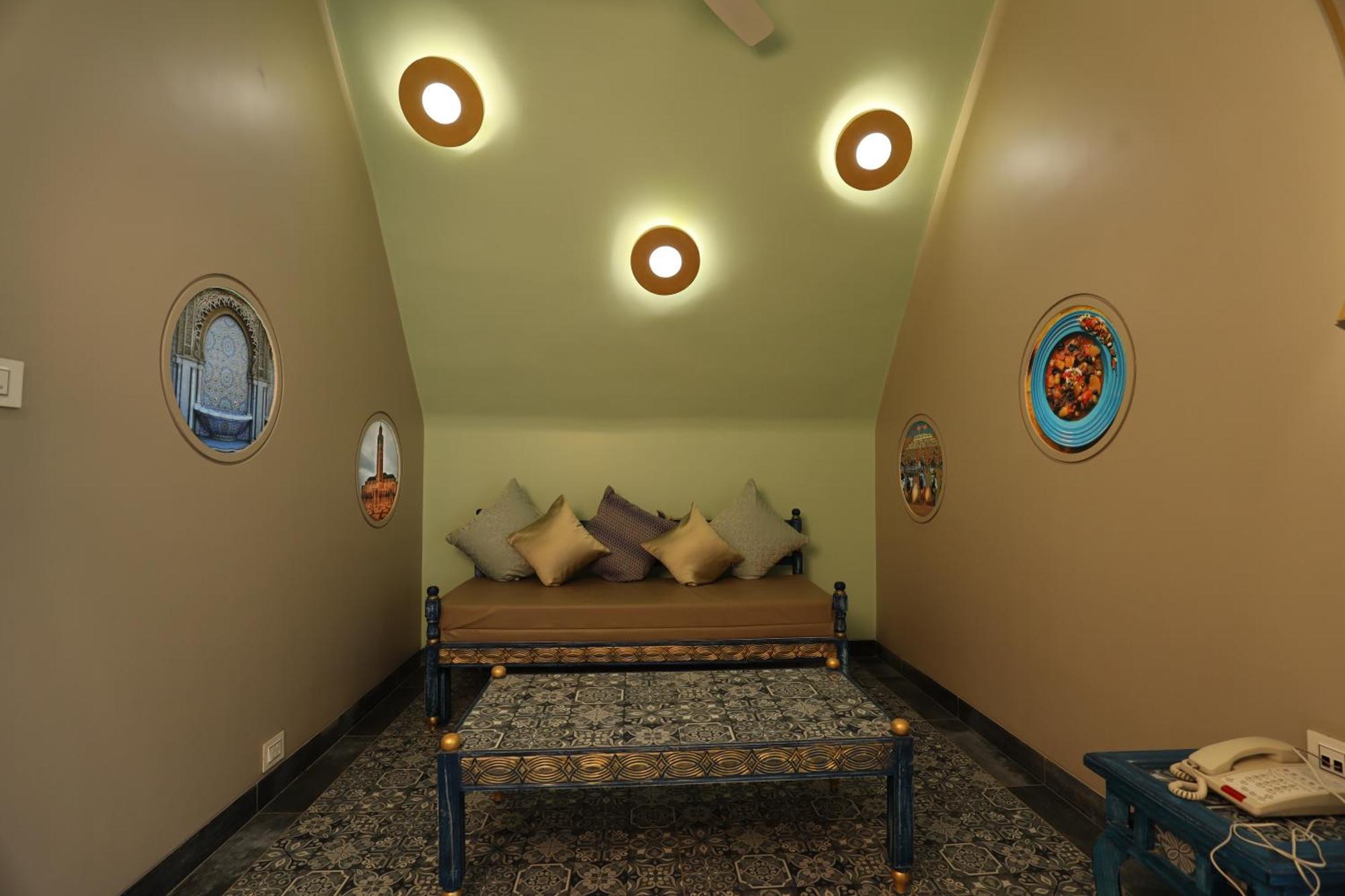 Neonz Resort & Club Ānand Екстериор снимка