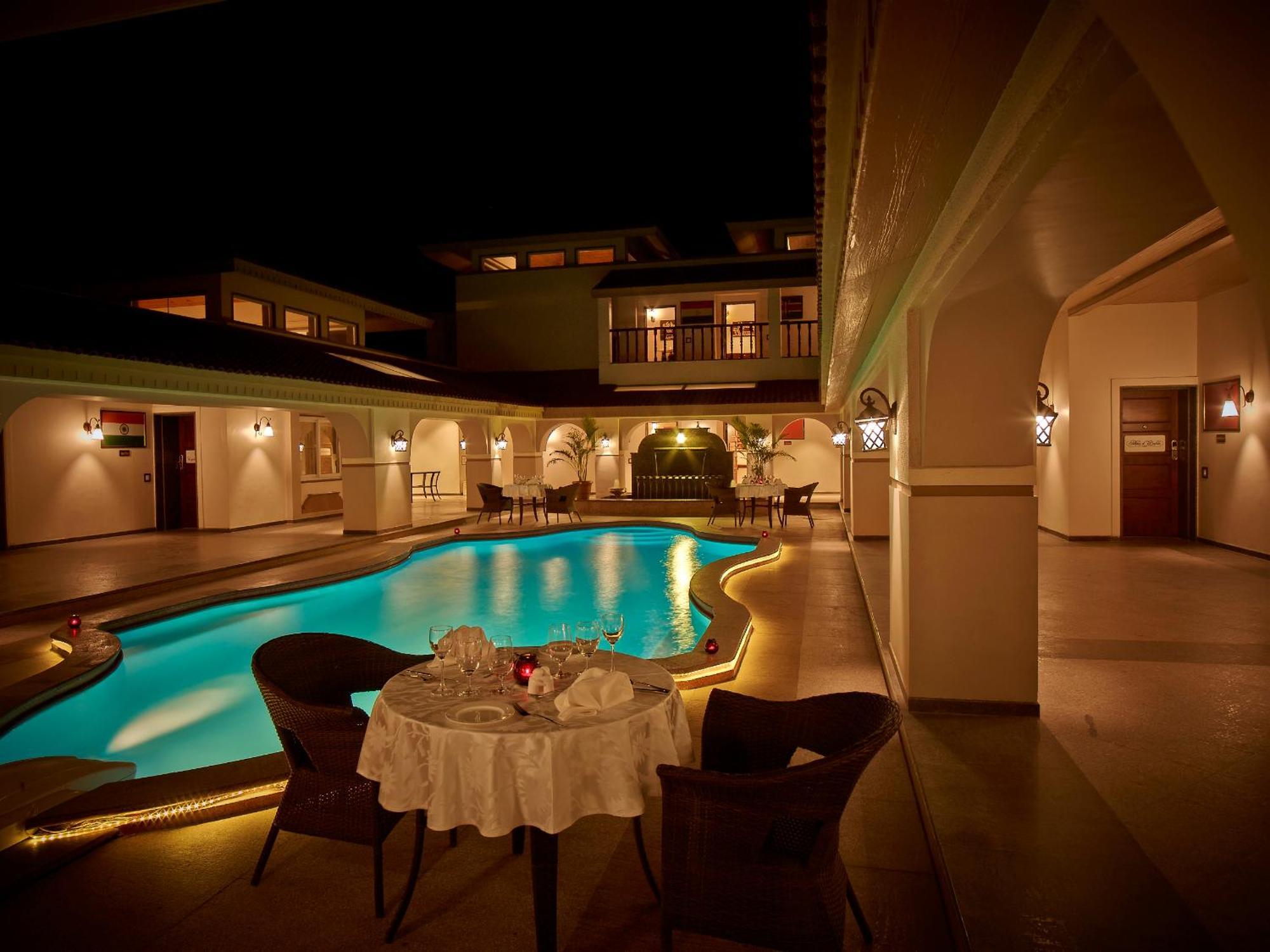 Neonz Resort & Club Ānand Екстериор снимка