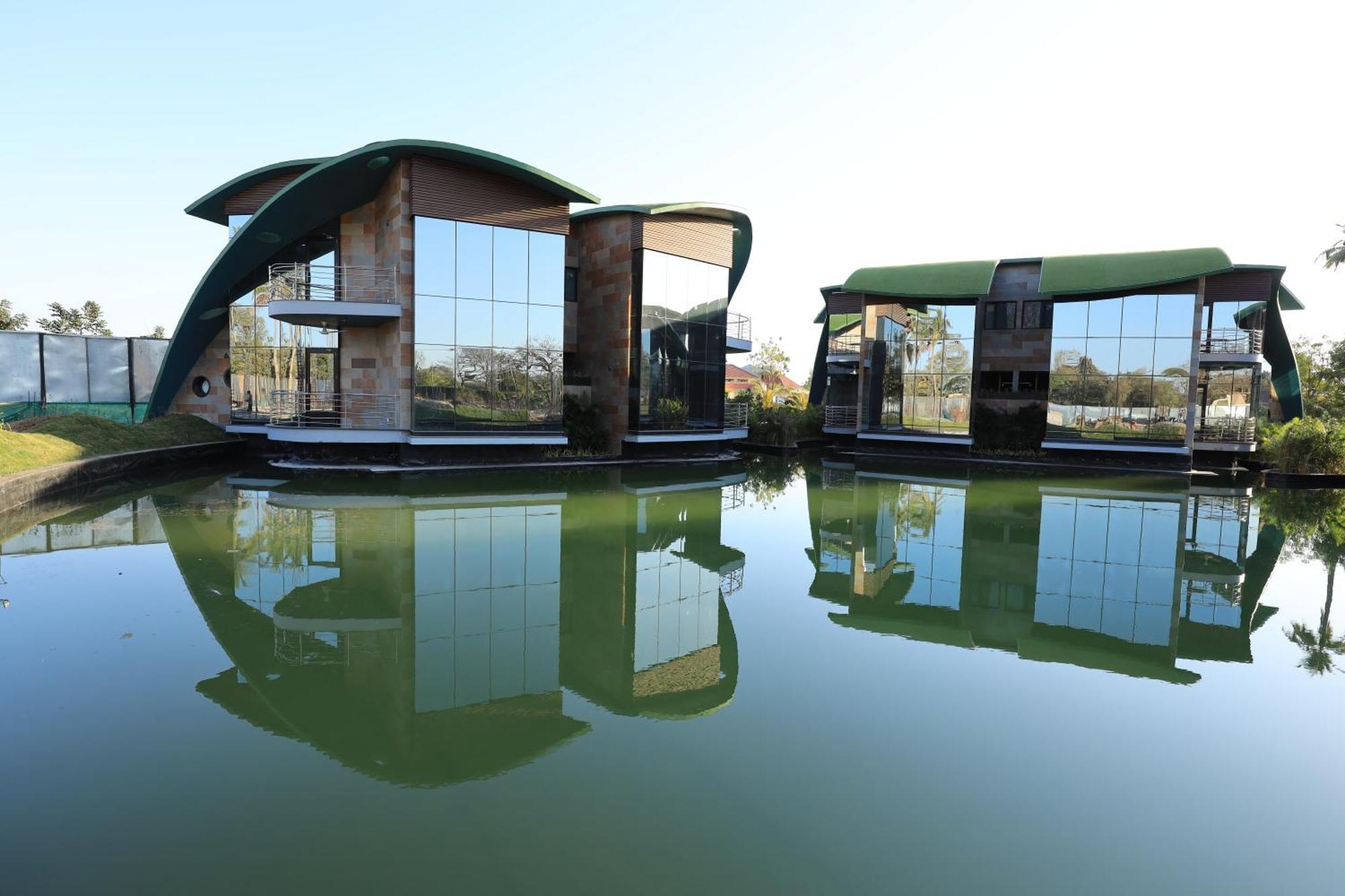 Neonz Resort & Club Ānand Екстериор снимка