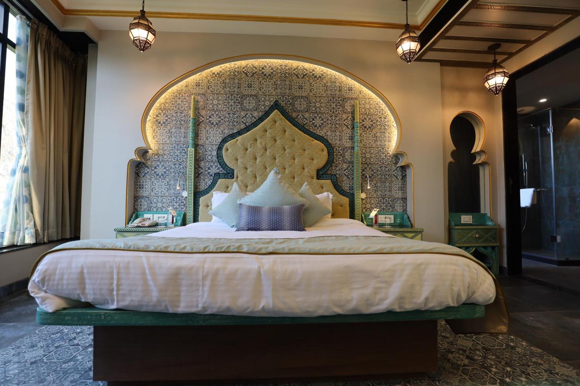 Neonz Resort & Club Ānand Екстериор снимка